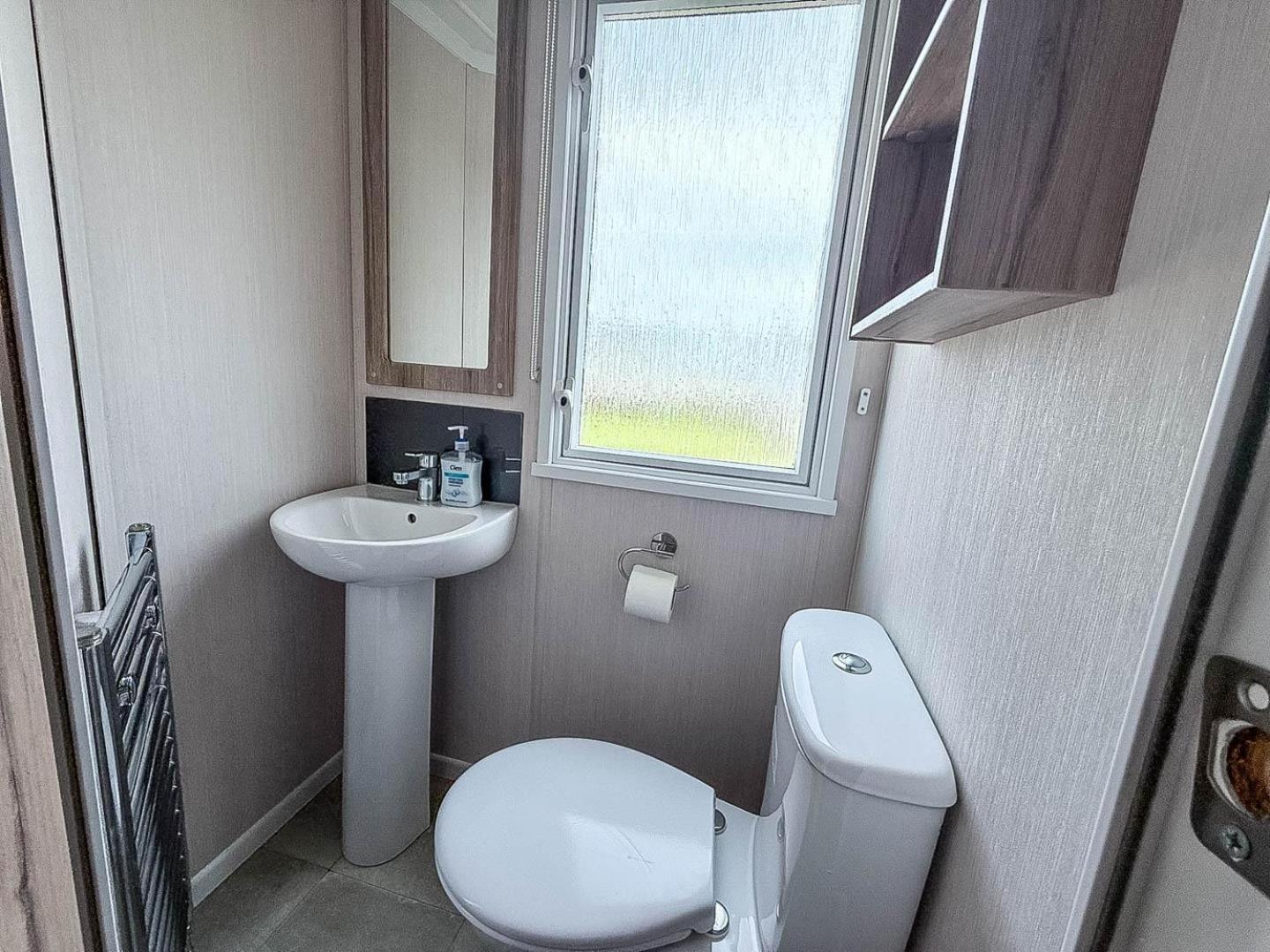 6 Berth Caravan With Decking At Sunnydale Holiday Park Ref 35243Kg Louth  Dış mekan fotoğraf
